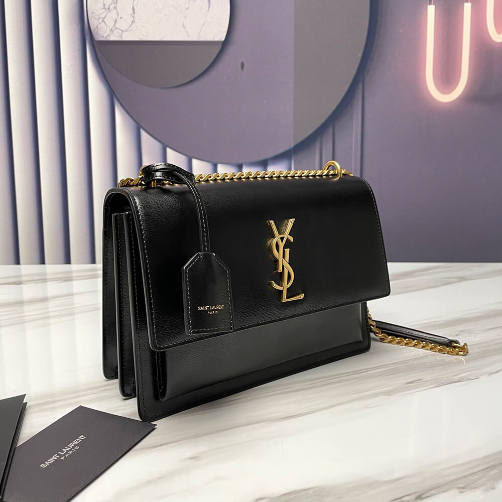 SUNSET MEDIUM CHAIN BAG IN SMOOTH LEATHER