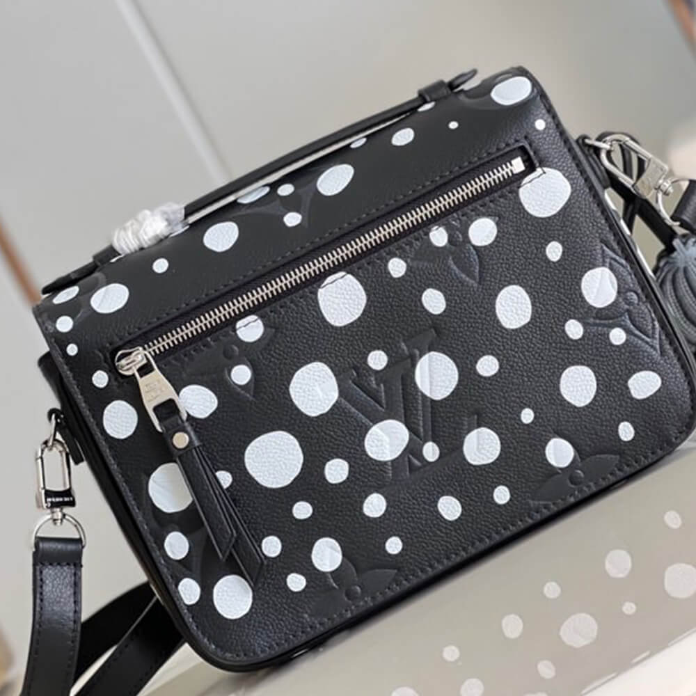 LV x YK Pochette Metis?