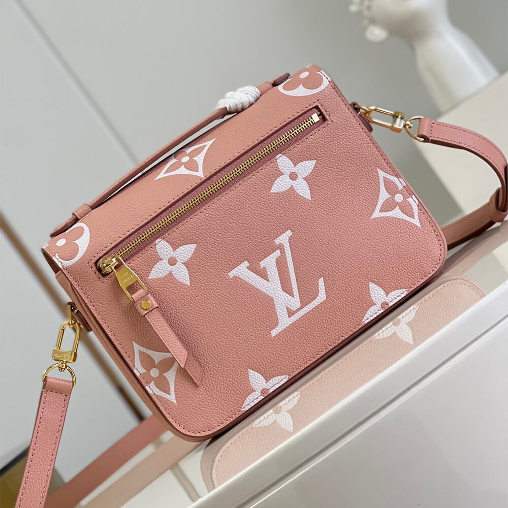 LV Pochette Metis