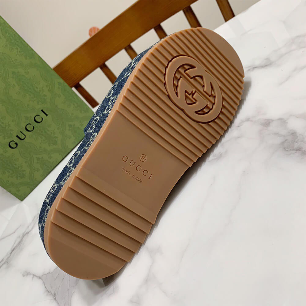 Women’s platform slide sandal