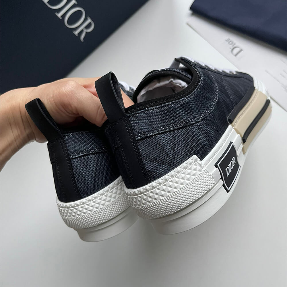 B23 LOW-TOP SNEAKER