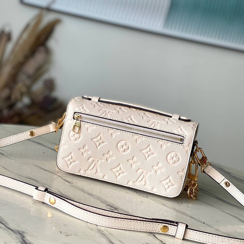 LV Pochette Metis East West