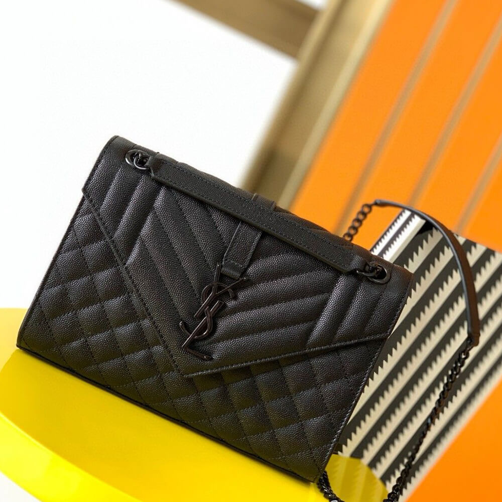 Y51 ENVELOPE MEDIUM IN QUILTED GRAIN DE POUDRE EMBOSSED LEATHER(HIGH-END GRADE)