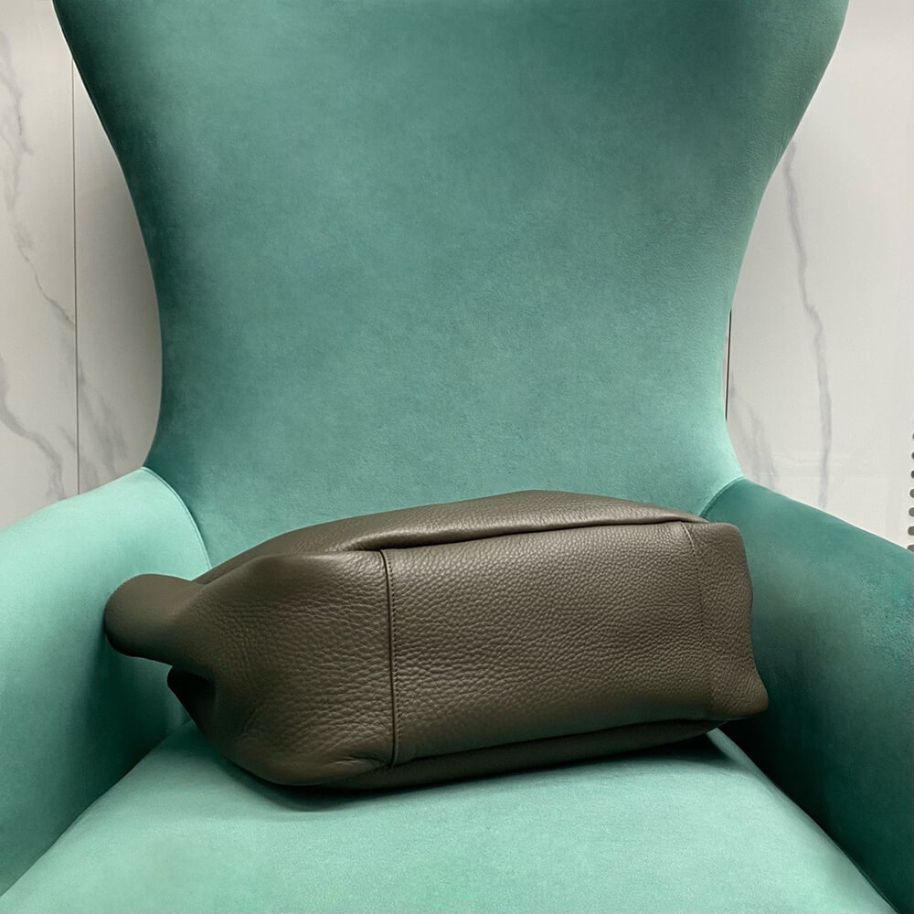 LE 5 A 7 BEA IN GRAINED LEATHER