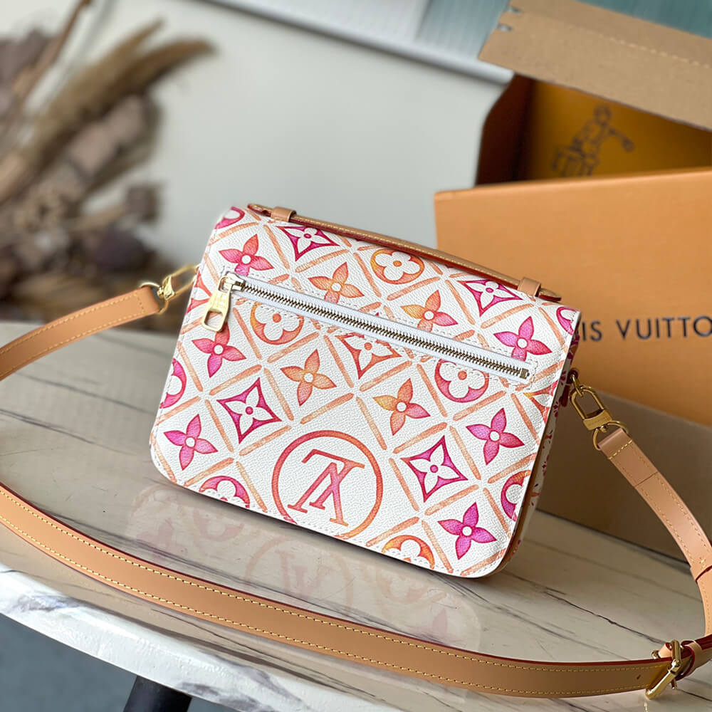 LV Pochette Metis