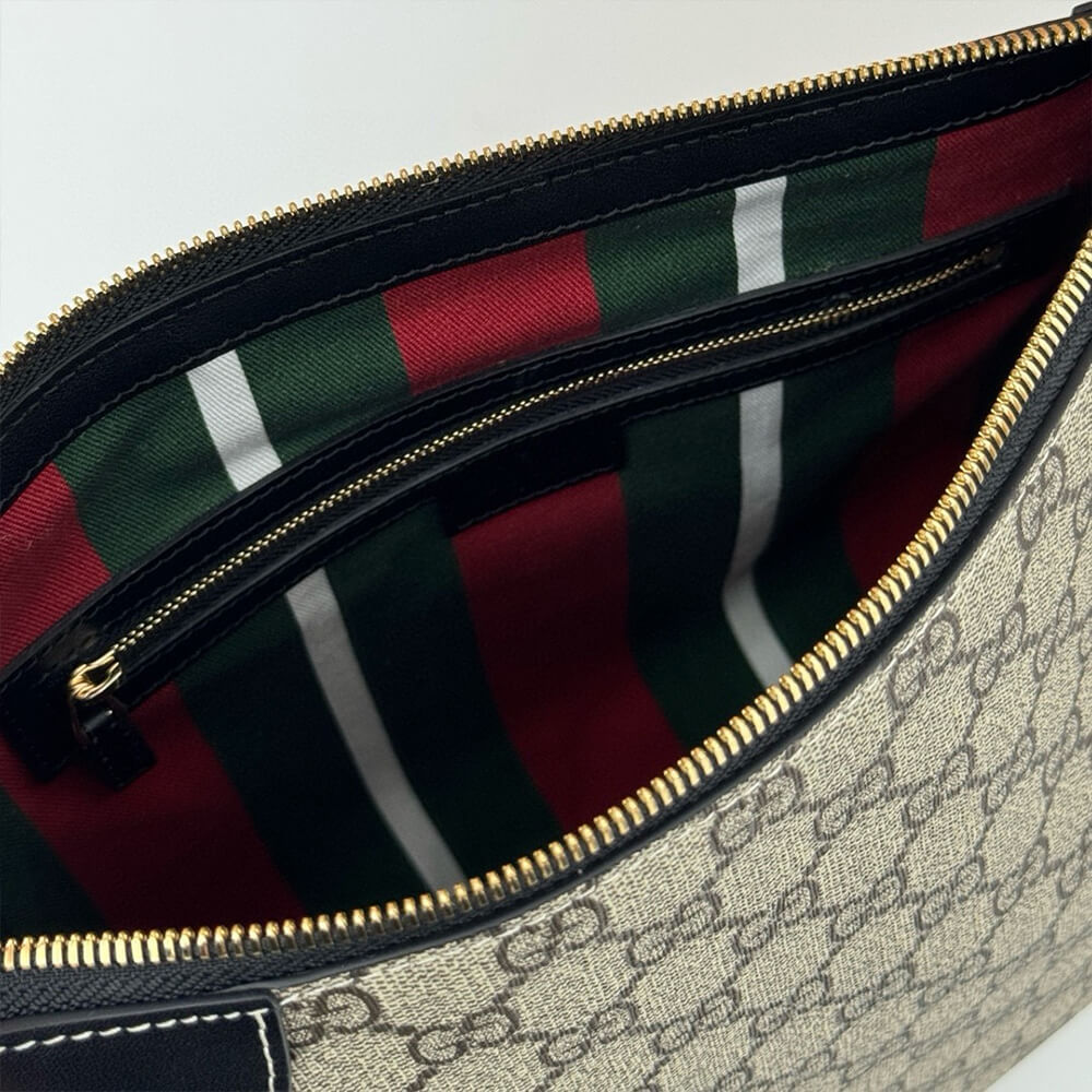 GG Emblem medium shoulder bag