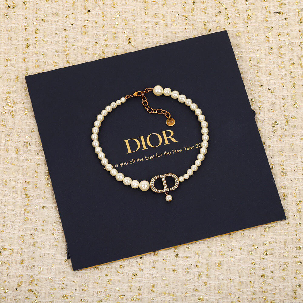 D10r Pearl Necklace
