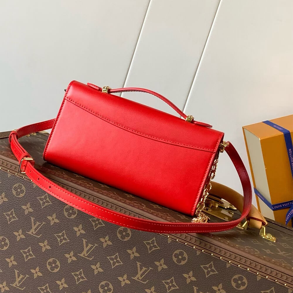 LV Wallet On Chain Capucines