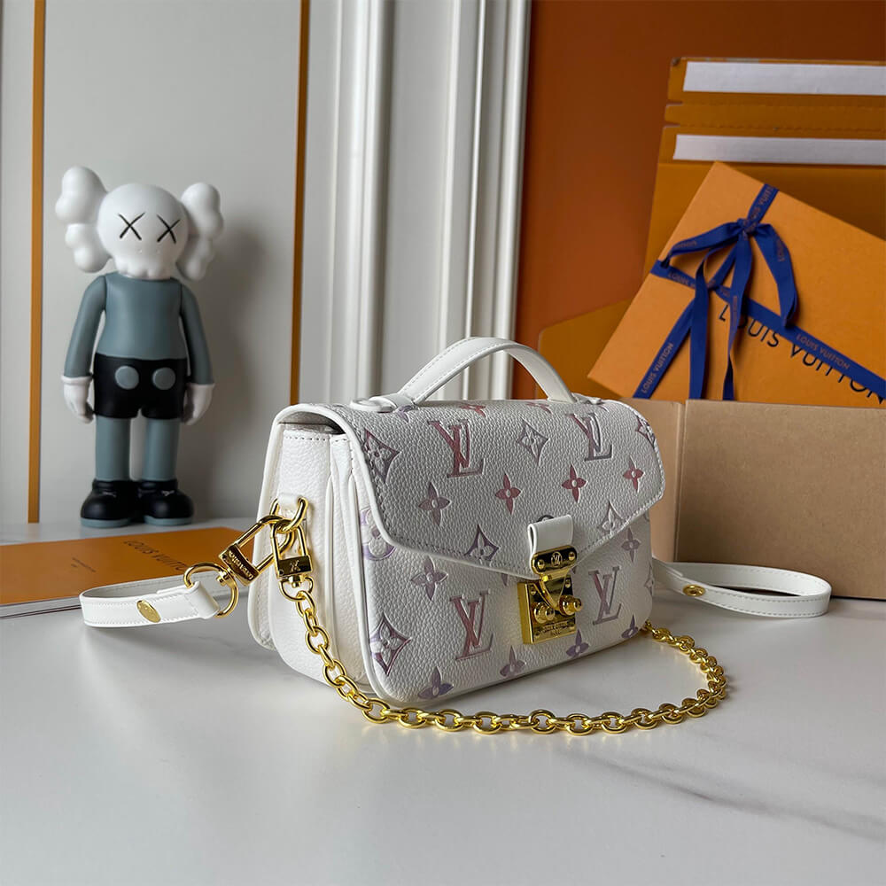 LV Pochette Metis East West