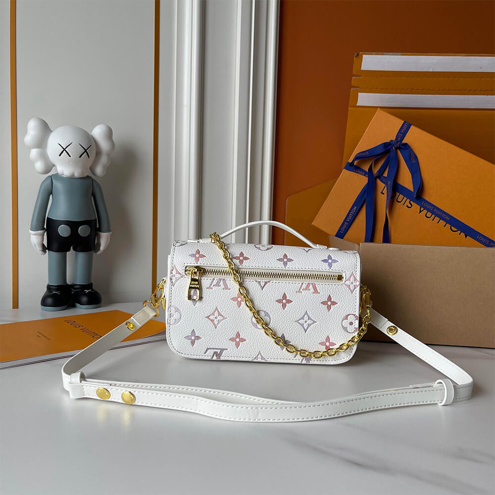 LV Pochette Metis East West