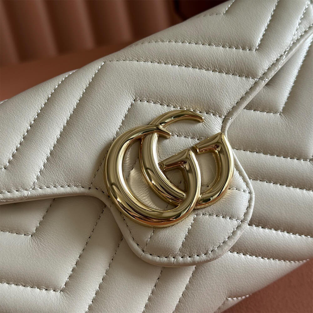 GG Marmont wallet on chain