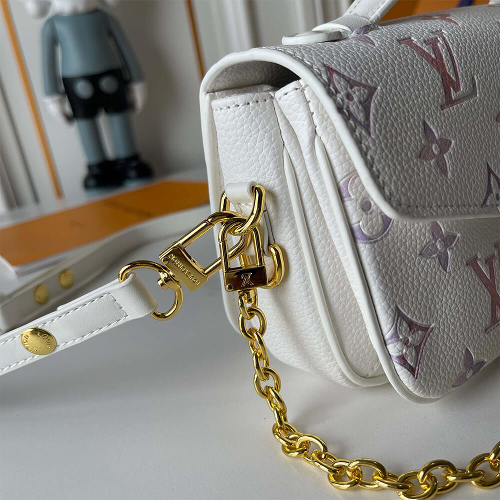 LV Pochette Metis East West