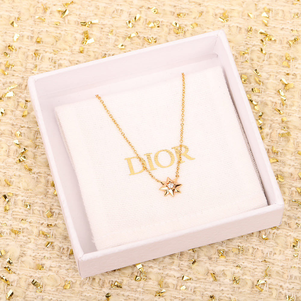 D10r necklace