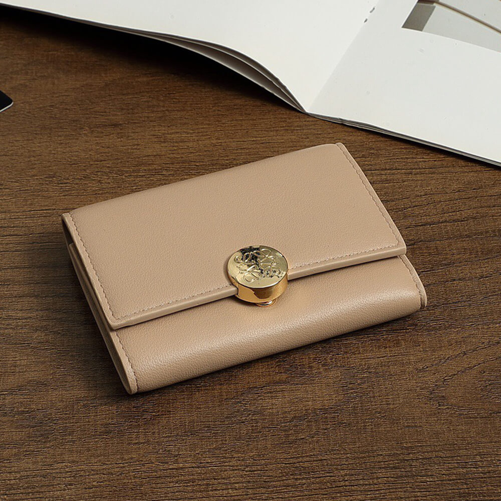 L0ew* Pebble small vertical wallet in shiny nappa calfskin(HIGH-END GRADE)